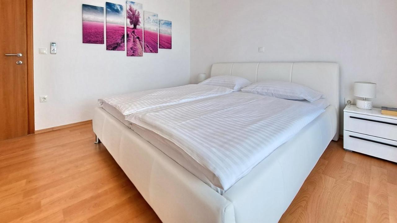 Vista 1 - With Sea View Apartment *