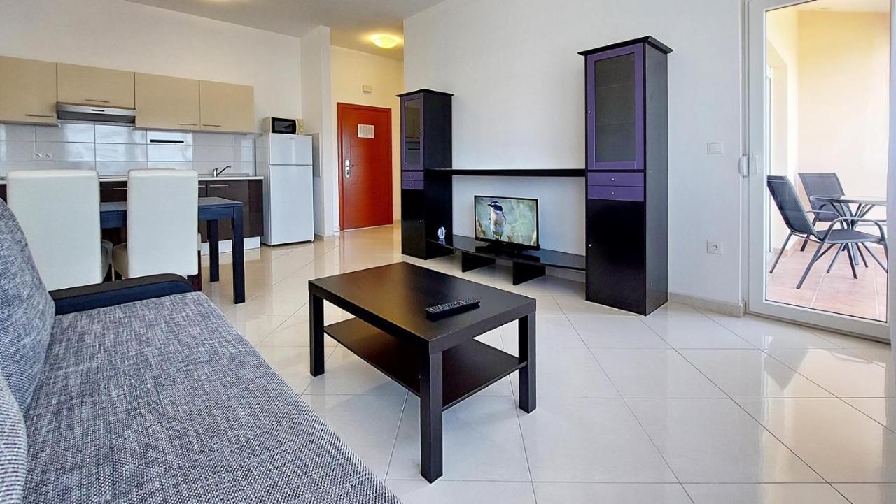 Vista 1 - With Sea View Apartment