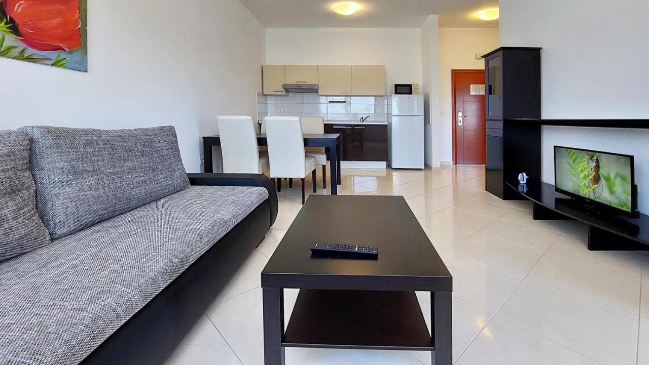 Vista 1 - With Sea View *