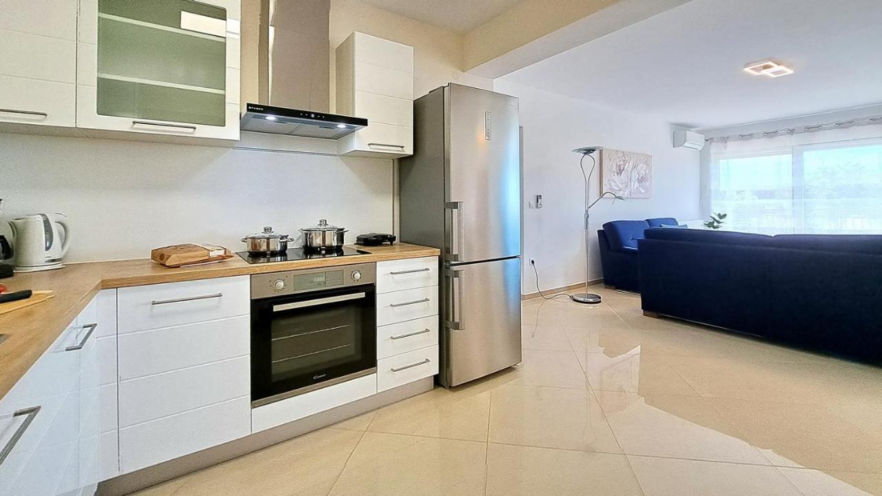 Vista 1 - With Sea View *