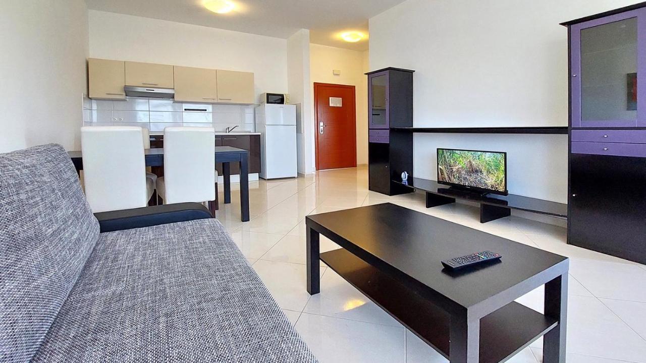 Vista 1 - With Sea View