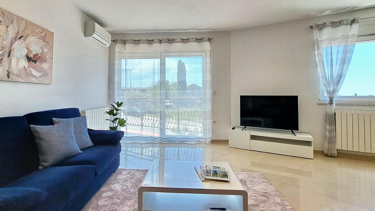 Vista 1 - With Sea View Porec